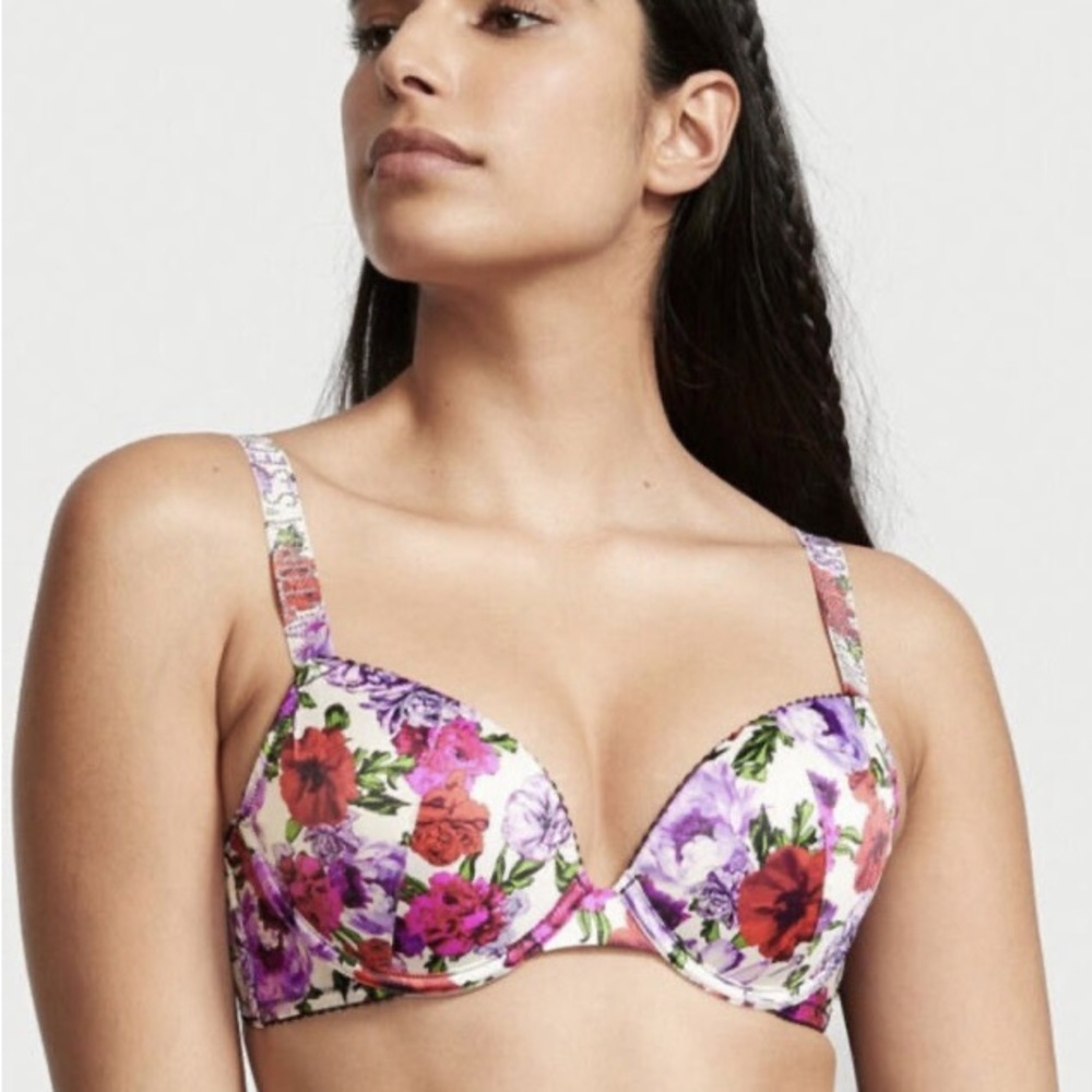 Victoria’s Secret Bombshell Plunge - 34A